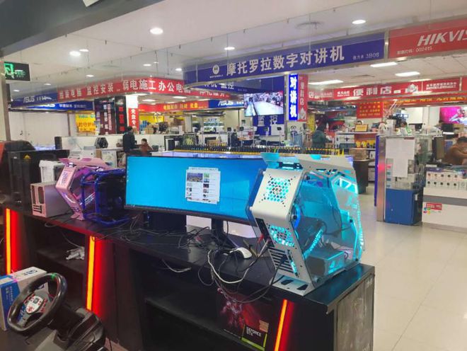 電子產(chǎn)品銷售旺 準(zhǔn)大學(xué)生成主力